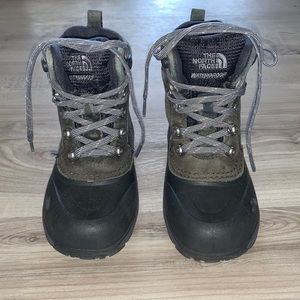 The North Face Waterproof Heatseeker Boys Hiking Boots Sz. 12